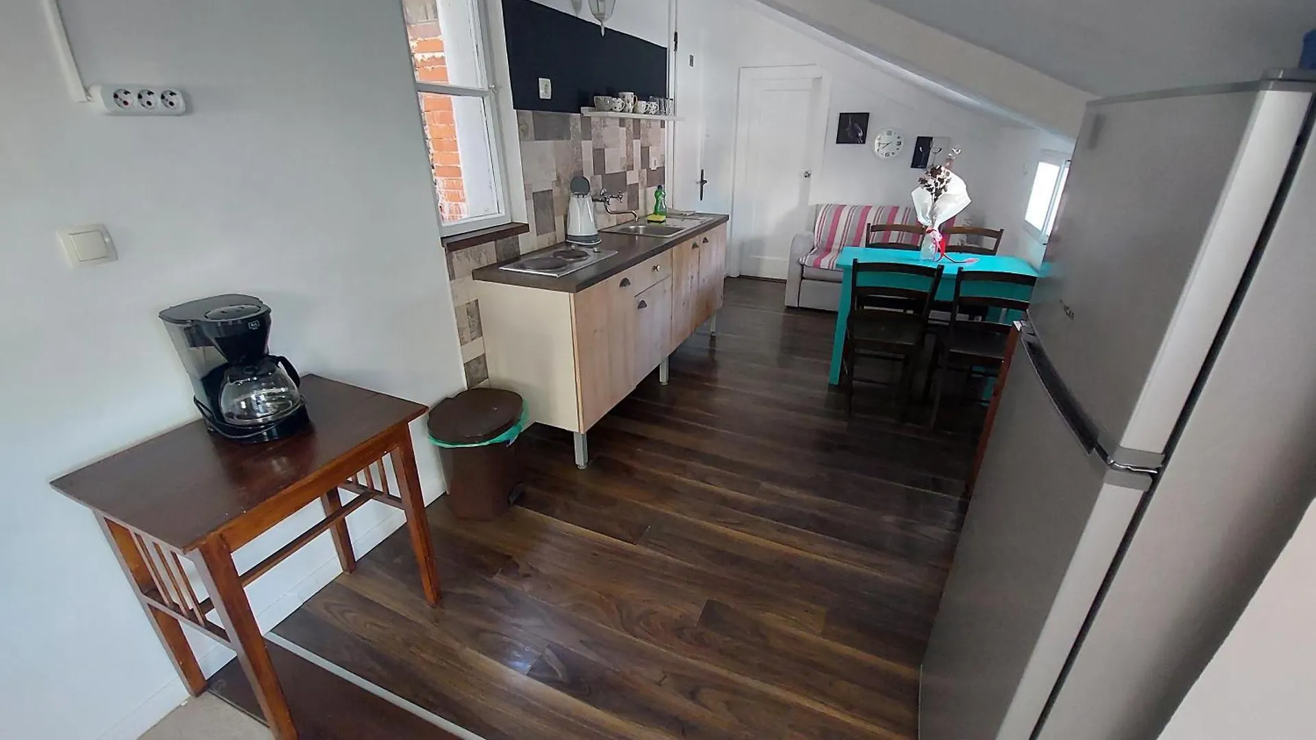 R&E Apartment Split 0*,  Croacia